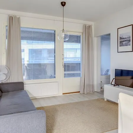 Tyylikaes Kaksio Kakolanmaeellae!