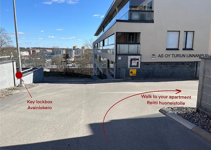 Tyylikaes Kaksio Kakolanmaeellae! Lägenhet Åbo