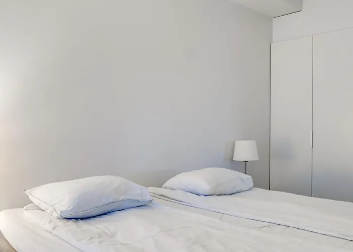 Tyylikaes Kaksio Kakolanmaeellae! Apartamento